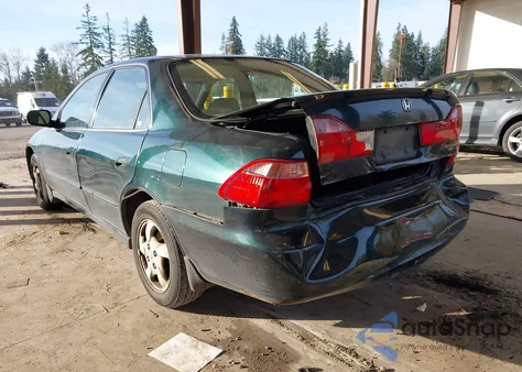 2000 Honda Accord 2.3 Ex из США, поврежденный, VIN JHMCG5658YC040411